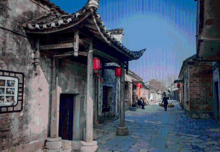 豆娃踢足球